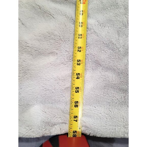 Unhide Faux Fur Throw Blanket Soft & Cozy 45" x 60" in light blue - Picture 4 of 11